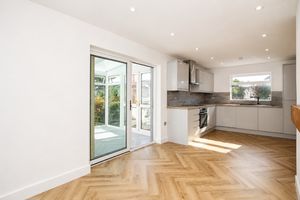 Kitchen/Diner- click for photo gallery